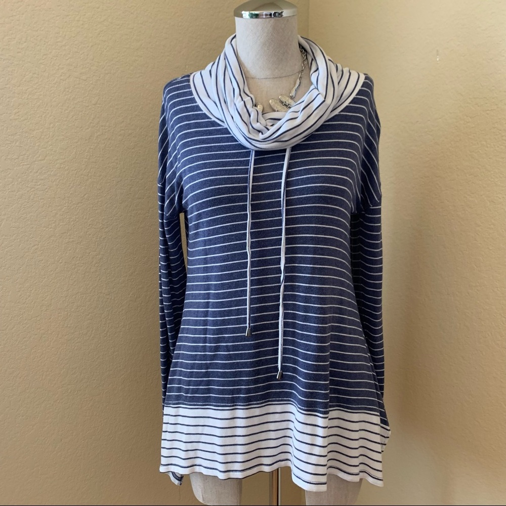 🙂4/$20 Cupio Cowl Neck Top